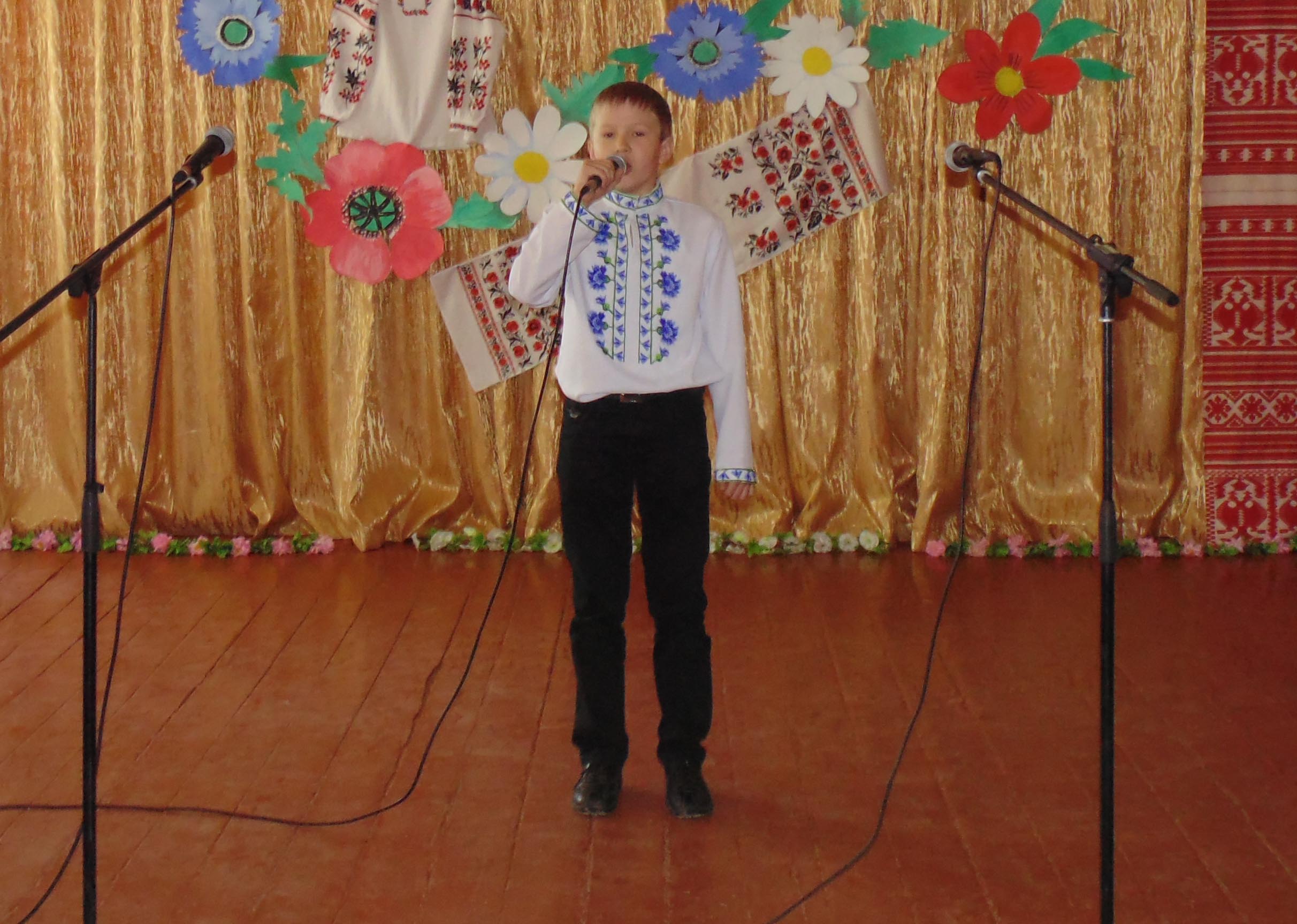 Описание: d:\Мои документы\Робота\Фото\Вишиванка\Salashniy.JPG